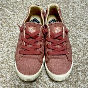 Roxy slip on sneakers- pink